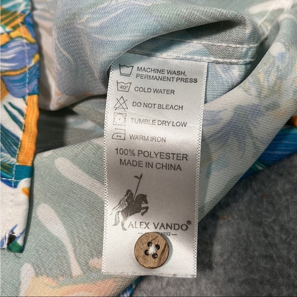 Alex Vando Mens Hawaiian Shirt Size XL Camp Tropical Floral Summer Vacation - Picture 3 of 8